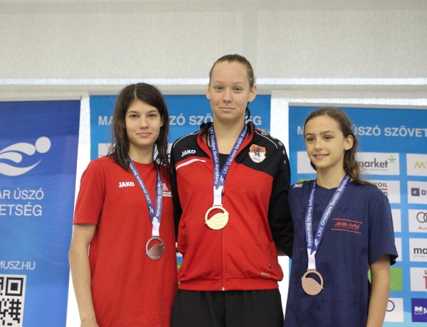 Három ezüst a serdülő országos bajnokságról - Jól szerepeltek az úszók               