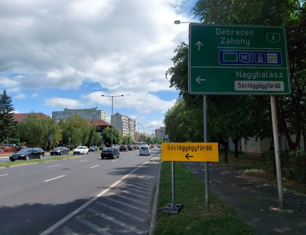 Tájékoztató, útbaigazító táblákat helyeztek el a hétvégi sóstói rendezvények miatt 