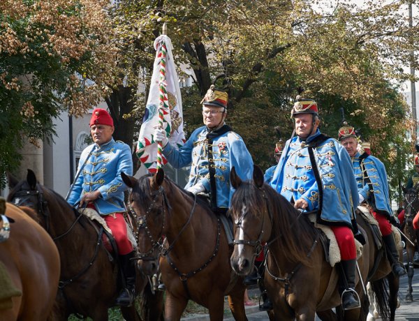 Huszártalálkozó - Felvonul a díszmenet, jubileumi találkozóra készülnek!