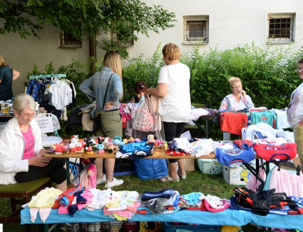 Szombaton I. Szabolcsi Ruhabörze és Népviselet Vásár volt a Kölyökvárban 