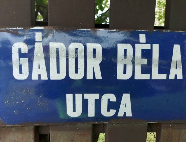 Szerdán kezdik a Gádor Béla utca aszfaltozását               