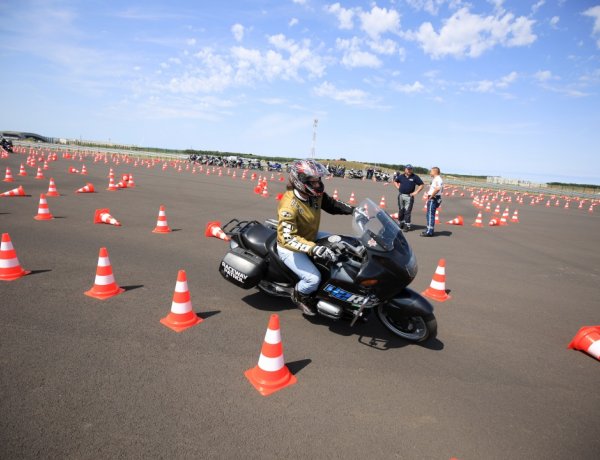Kelet-Magyarországon szervez ingyenes motoros vezetéstechnikai tréninget a HUMDA