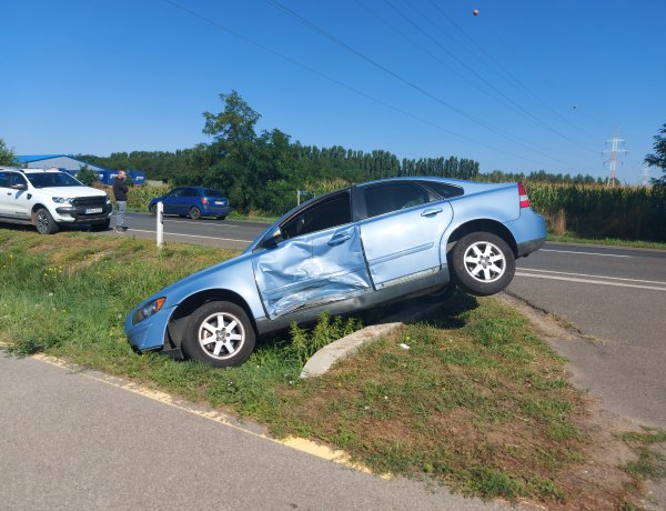 Csütörtök délelőtt baleset történt a Tiszavasvári úton               