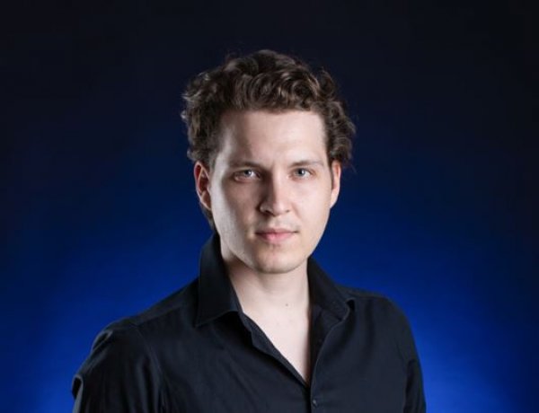 Lételeme a nyüzsgés és a rohanás  - Bemutatjuk önöknek Jenővári Miklóst