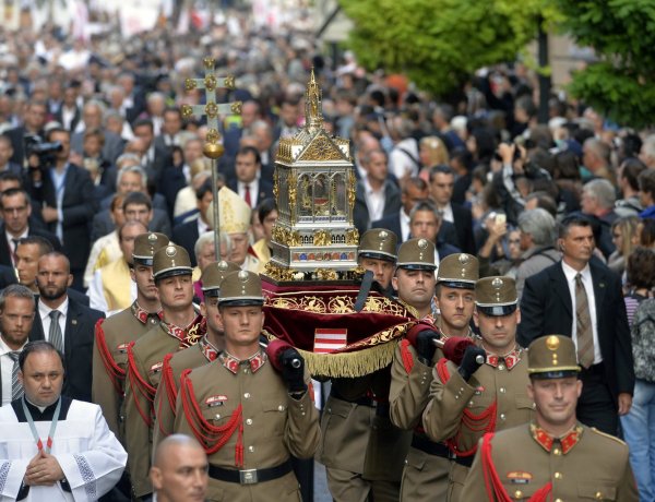 Szent István előtt tiszteleg az ország ezen a napon                          