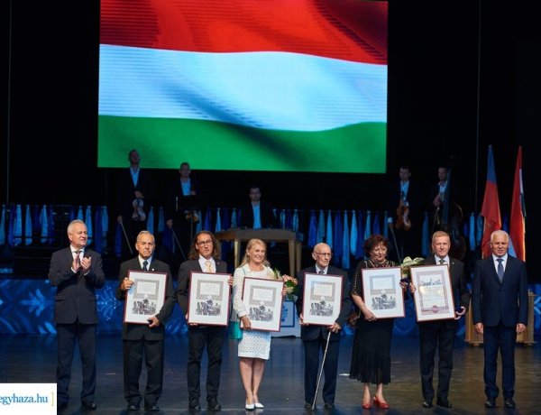 Augusztus 20-ai ünnepség a Szabadtéri Színpadon – Majd tűzijáték a főtéren