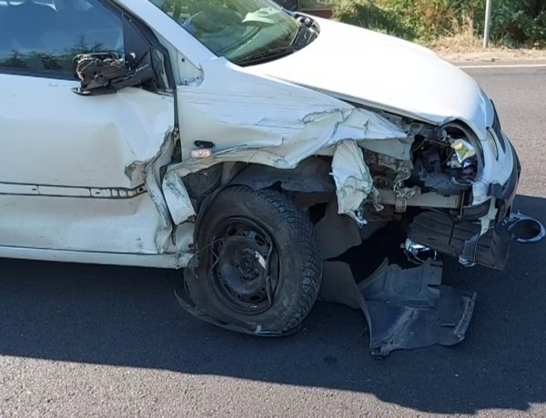 Két személyautó ütközött  a 36-os számú főútvonalon, Rókabokornál 