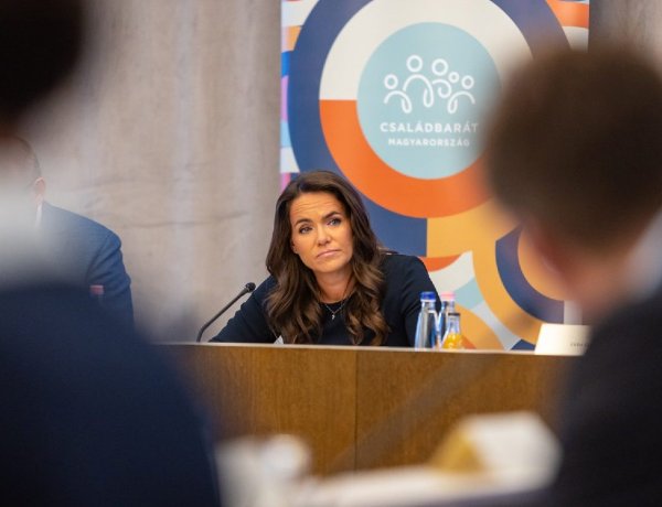 Novák Katalin: Jelenléti oktatással kezdődhet a tanév       