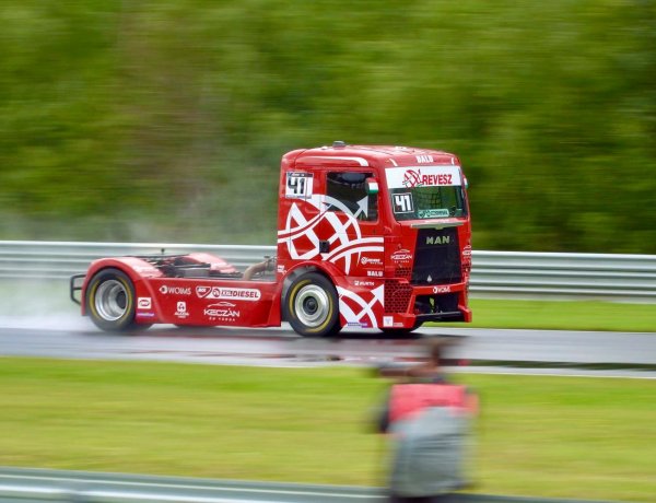 Révész Racing - Két győzelem Csehországban, de az egyiket elvették 