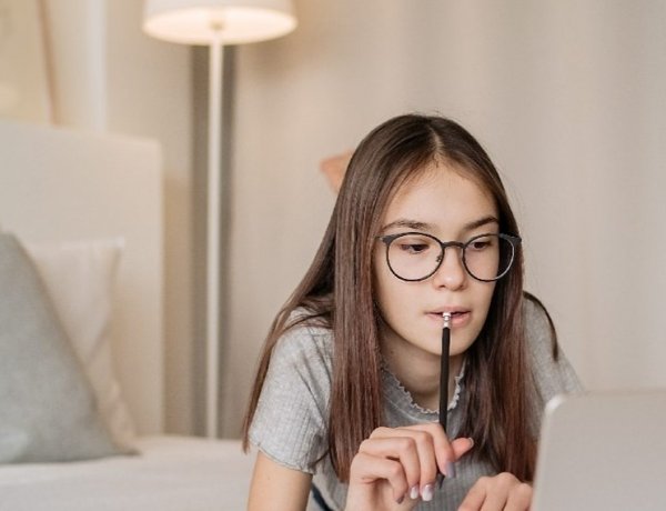 Váratlan és drága eszközzel bővült az iskolatáska – hogyan szerezzük be olcsón?