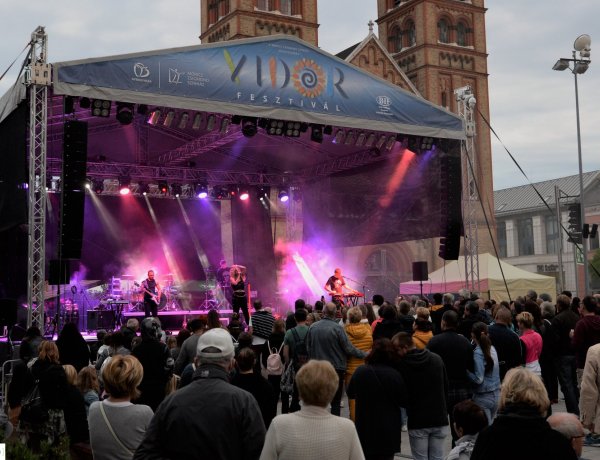 Képeken a hétvégi VIDOR Fesztivál! Szombatig tartanak a programok!