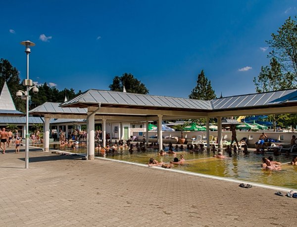 Szezonzárás –  Augusztus 31-ig fogadja a vendégeket a Parkfürdő
