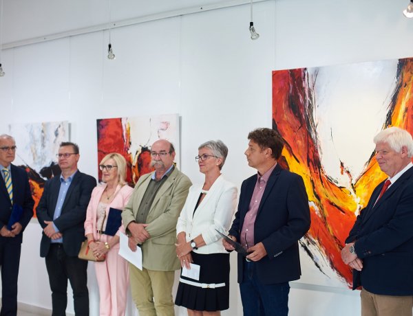 Iserlohni művész alkotásai Nyíregyházán – Október 10-ig látogatható a tárlat