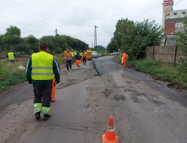 Új aszfaltszőnyeget kapott a Simai és Debreceni utat összekötő szakasz