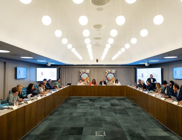 Novák: 48 ezer diákot regisztráltak a szülők az iskolai oltásra