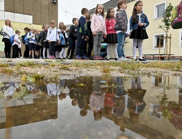 Mikor leszenek a szünetek, meddig tart az első félév? A 2021/22 tanév összes dátuma