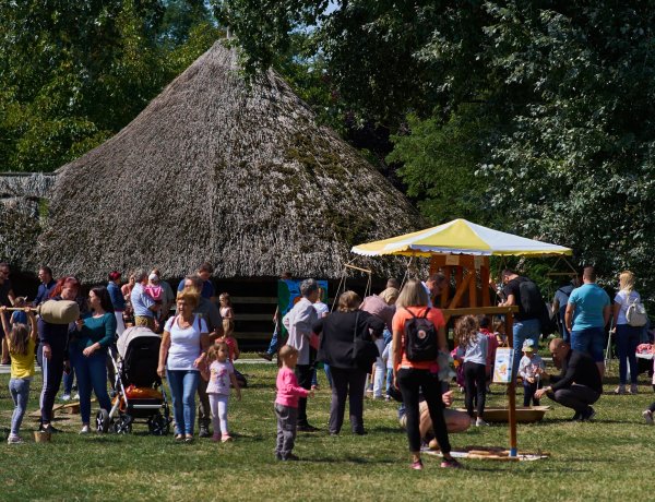 Múzeumfalu – A régi Magyarország ízei fesztivál után Helló Pálinka!, majd Tirpák Fesztivál