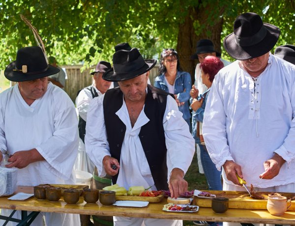 A régi Magyarország ízei – 17 csapat, 35-féle étellel készült a fesztiválra