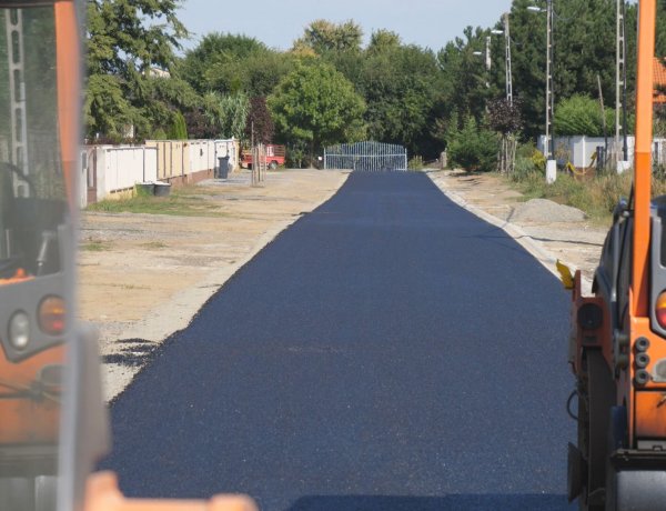18 földút kap szilárd burkolatot – Ősz végére befejeződnek az útépítési munkálatok