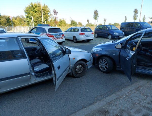 Koccanásos baleset történt csütörtökön a Törzs utcánál            