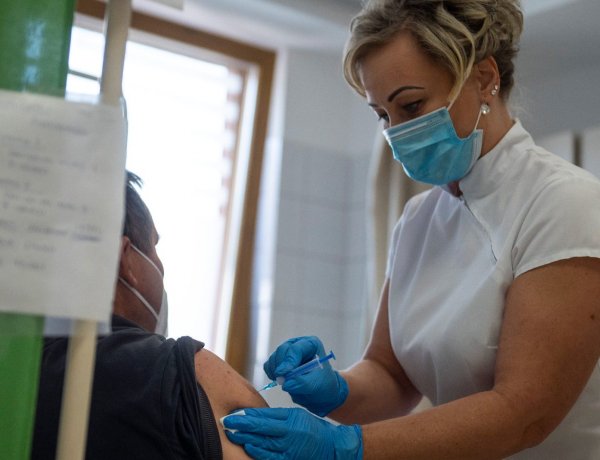 Aki most felveszi a vakcinát még a negyedik hullám előtt védettséget szerezhet