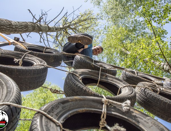 Akadálypályás fürdő és erdő                                            