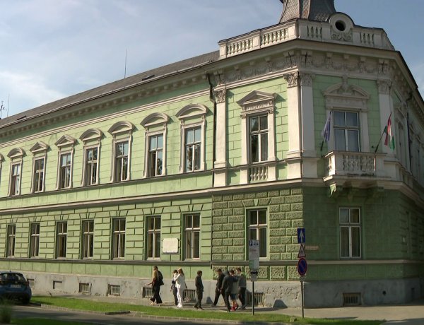 Iskolai Közösségi Szolgálat – Kiváló minősítést és díjat kapott a Kölcsey Gimnázium