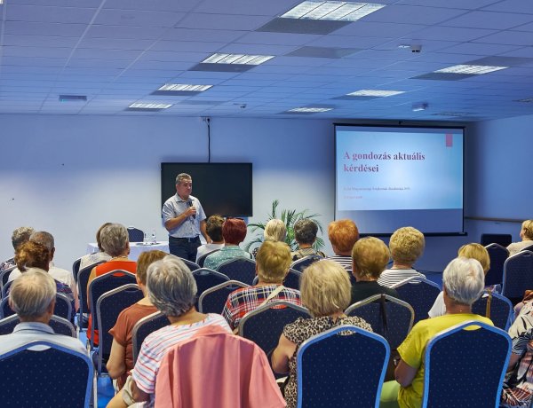 Öregedés művészete – Idén is megszervezték a Szépkorúak Akadémiája előadássorozatot