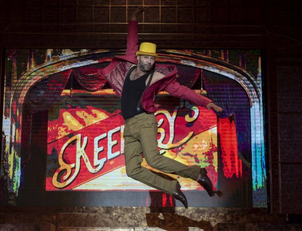 Tartalmas nyár áll a Móricz Zsigmond Színház művésze, Gulyás Attila mögött