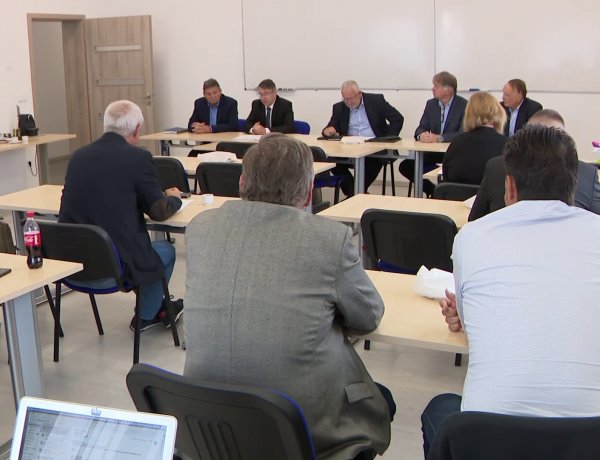 Repülőtér – A vidéki repülőterek fejlesztési lehetőségeiről is tárgyaltak