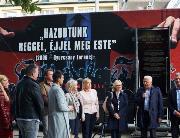 Vérbe fojtott szabadság – Vándorkiállítás érkezett Nyíregyházára