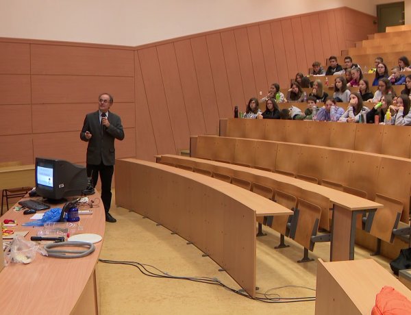 Kutatók éjszakája – A Nyíregyházi Egyetem gazdag programmal várta a fiatalokat