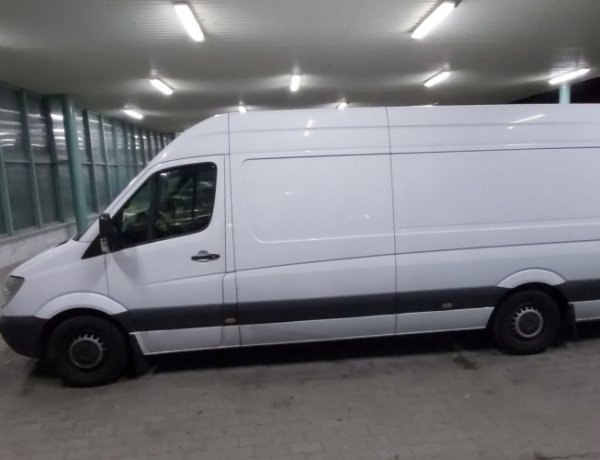 Körözött gépkocsi a beregsurányi határátkelőhelyen                         