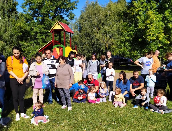 Családi napot szervezett az Orosért Közéleti Egyesület az Élet utcai játszótéren