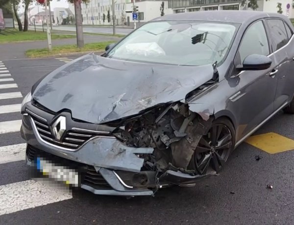 Baleset történt a Hunyadi utca és a Szegfű utca kereszteződésében     