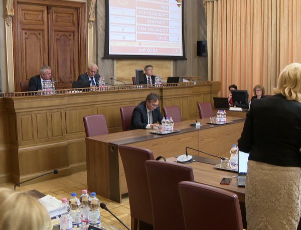 Közgyűlés – Közel 30 napirendi pontról döntöttek a képviselők