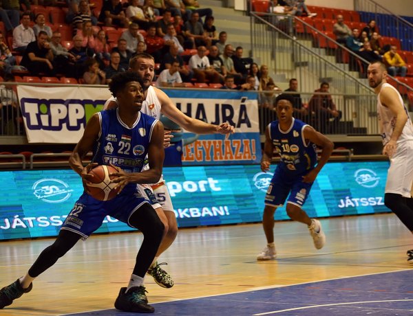 Még várat magára az első győzelem - Kikapott a Pécstől a férfi kosárlabda együttes