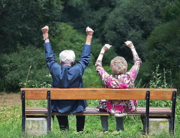 Minden eddiginél magasabb prémiumot kapnak a nyugdíjasok    