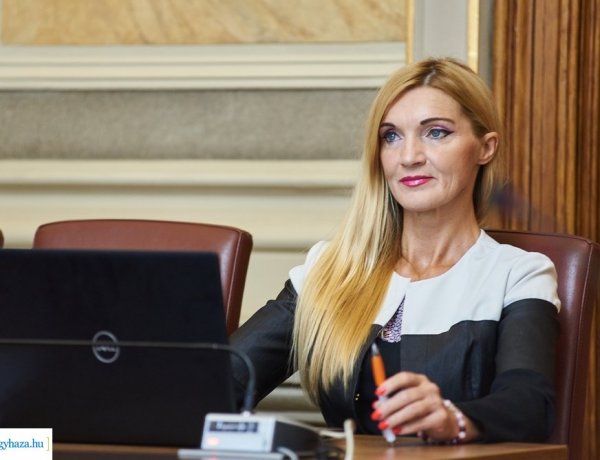 Október 12-én a sóstóhegyi Egészségházban tart fogadóórát Ágoston Ildikó