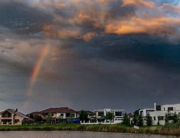 Távozóban a ciklon, több helyen is előbújik a nap                               