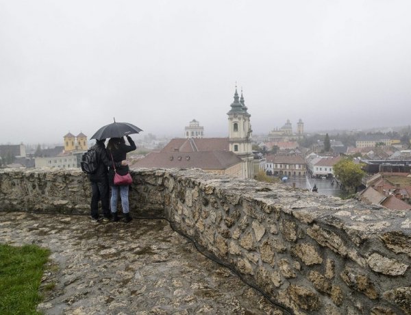 Az ország több pontján még ma is eshet                              