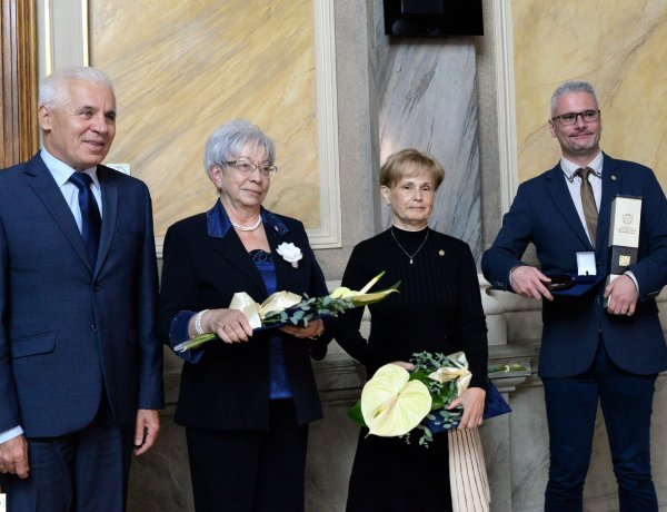 Kitüntetések – A korábban elmaradt díjak átadását pótolta a város           