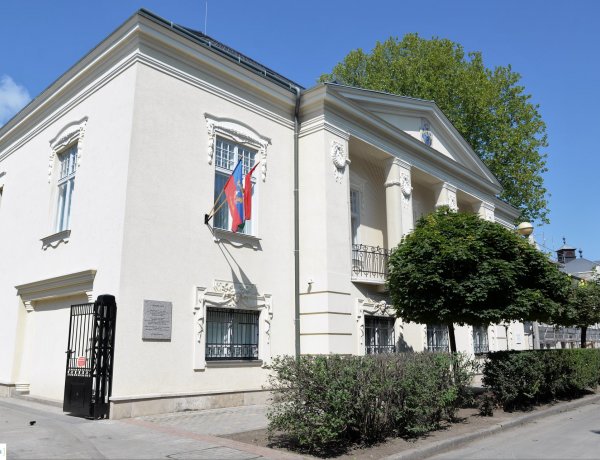 Festmény és fotókiállításra készül a Kállay Gyűjtemény – Részletek a Sziesztában