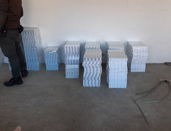 Kilenc mesterláda: csempészett cigarettát szállított, a szabolcsi rendőrök elfogták