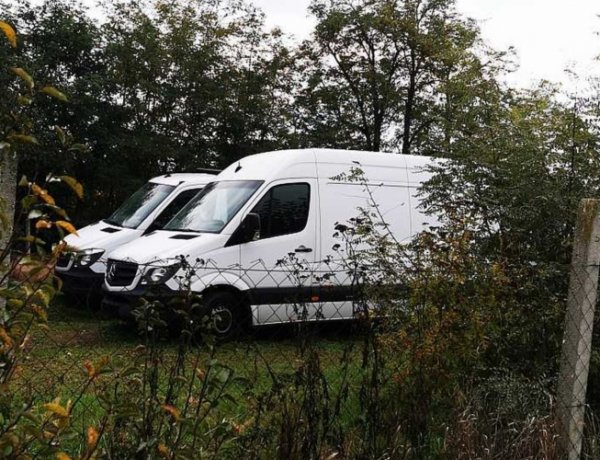 Körözött kisteherautók Tiszabezdéden                             