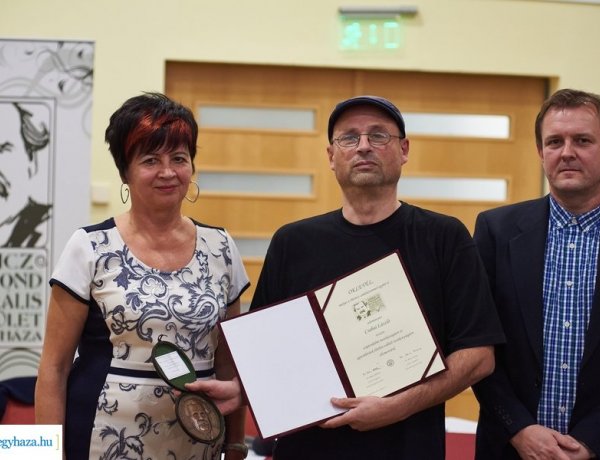 Móricz-emlékérem – Csabai László írót díjazták                             