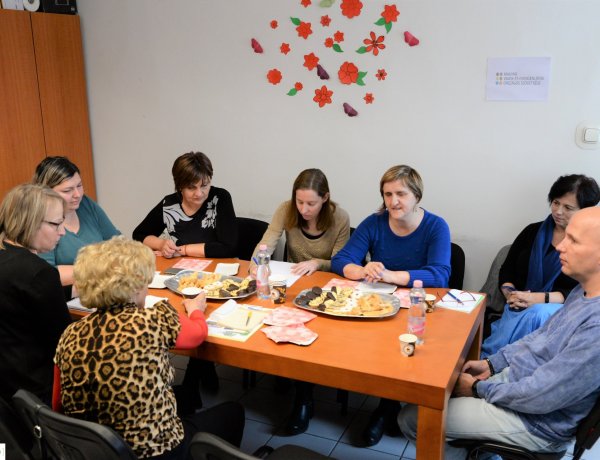 Fehér bottal az oktatásban – Felnőttkori Tanulás Hete hátrányokkal