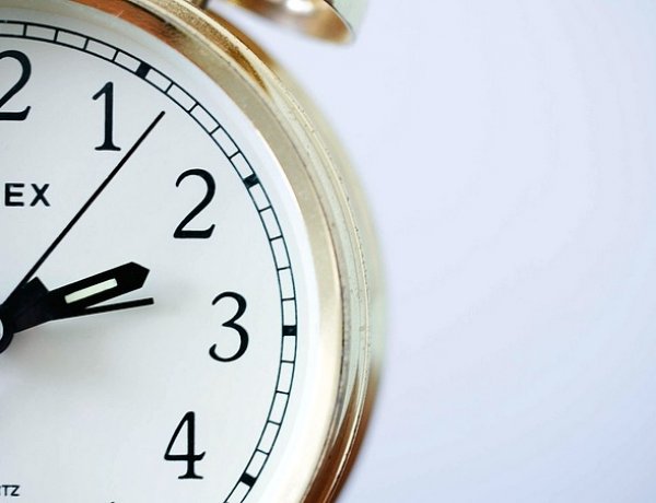 Óraátállítás: egy órával hosszabb a vasárnap                                