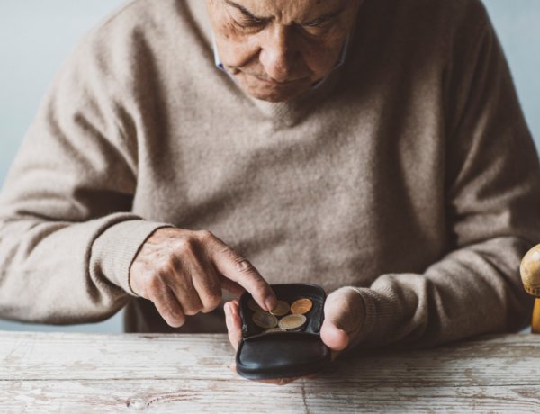 Novemberben érkezik a nyugdíjprémium és a nyugdíjkorrekció, mutatjuk a várható menetrendet