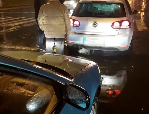 Ráfutásos baleset történt a László utcai kereszteződésben               